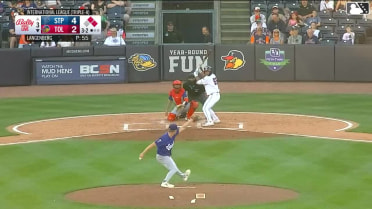 Hao-Yu Lee doubles (2) on a line drive to right fielder Matt Wallner. Gage Workman scores. Ben Malgeri to 3rd.