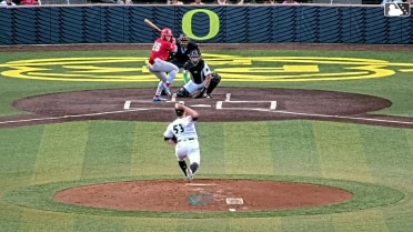 Austin Smith homers (3) on a fly ball to right center field.
