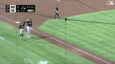Mariners prospect Lazaro Montes hits a two-run homer