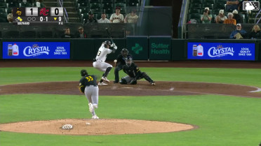 Charlie Szykowny homers (1) on a fly ball to right center field. Will Brennan scores. Diego Velasquez scores.