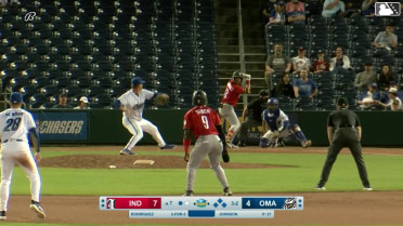 Endy Rodríguez walks. Alika Williams scores. Ronny Simon to 3rd. Esmerlyn Valdez to 2nd.