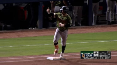Vimael Machín homers in both games of a doubleheader