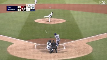 Ronny Mauricio belts second home run to left field
