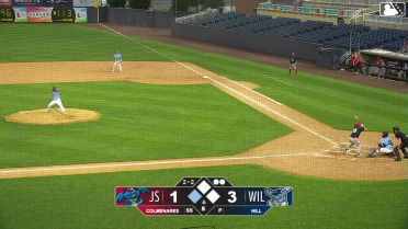 Jose Colmenares singles on a sharp line drive to center fielder Elijah Green. Raider Tello scores. Jose Colmenares out at 2nd on the throw, center fielder Elijah Green to second baseman Ronny Cruz.