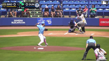 Edgleen Perez singles on a line drive to left fielder Austin Smith. Jhostynxon Garcia scores. Eddie King Jr. to 3rd.