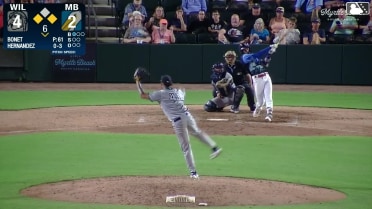 Alexis Hernandez singles on a line drive to right fielder Pedro Ibarguen. Edward Vargas scores. Darlyn De Leon to 2nd.