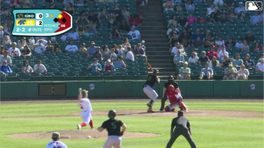 Edward Florentino singles on a line drive to right fielder Carter Mathison. Easton Carmichael scores. Edward Florentino to 2nd. Edward Florentino advances to 2nd, on a fielding error by right fielder Carter Mathison.
