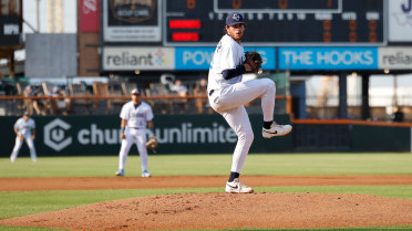 SA Splits Set with 11-Inning Comeback