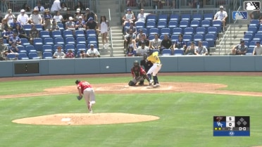 Mairoshendrick Martinus homers (2) on a fly ball to right center field.
