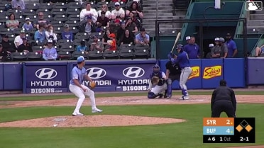 CJ Van Eyk In play, run(s) to Hayden Senger