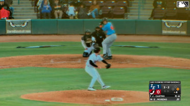 Estevan Moreno strikes out on a foul tip and Dervy Ventura caught stealing 2nd, catcher Yoiber Ocopio to second baseman Jose Verdugo to catcher Yoiber Ocopio.