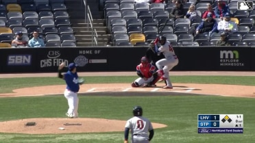 Bryan De La Cruz doubles (2) on a sharp line drive to center fielder Walker Jenkins. Steward Berroa scores.