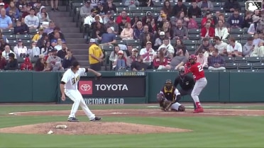 Rece Hinds homers (5) on a fly ball to right center field.