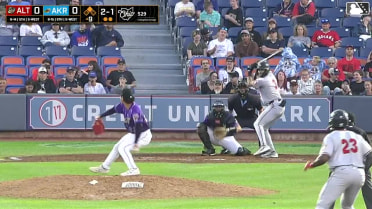 Lonnie White Jr. singles on a line drive to center fielder Jaison Chourio. Murf Gray scores.