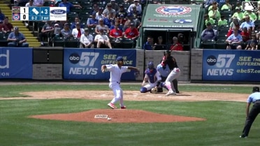 Daniel Dickinson singles on a sharp line drive to center fielder Kane Kepley. Braylon Payne scores. Marco Dinges to 3rd.