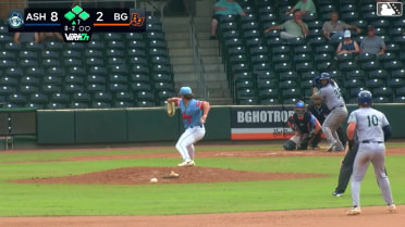 Freuddy Batista singles on a line drive to center fielder Aidan Smith. Kyle Walker scores. Zach Daudet scores. Alejandro Nunez to 3rd.