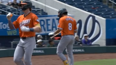 Henry Bolte's solo home run 