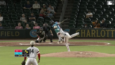 Deyvison De Los Santos' three-run home run