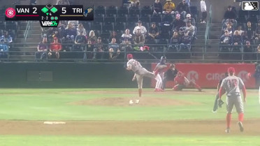 Jorge Ruiz triples (4) on a line drive to right fielder David Calabrese. Alberto Rios scores. Hayden Alvarez scores.