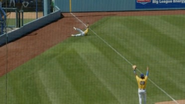 Ching-Hsien Ko's nice sliding catch