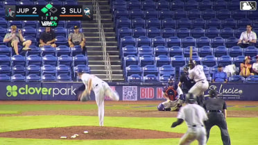 Echedry Vargas singles on a line drive to right fielder Kuhio Aloy. Wessley Roberson scores. Jacob Lombard scores.