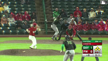 Yerlin Confidan walks. Victor Acosta scores. Alfredo Duno to 3rd. Kien Vu to 2nd.