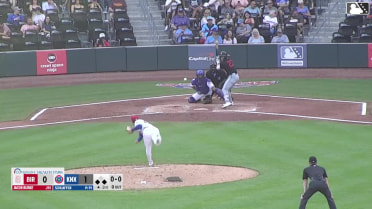 Jacob Burke singles on a line drive to center fielder Andy Garriola. Alec Makarewicz scores. Samuel Zavala to 2nd.