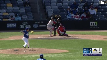 Raul Brito Ball to Robert Moore