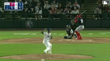 Raylin Heredia triples (1) on a sharp line drive to center fielder Kenedy Corona.