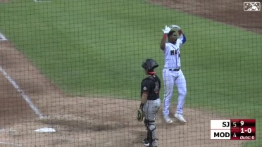 Mariners prospect Lazaro Montes swats a game-tying HR