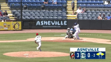 Freuddy Batista doubles (8) on a ground ball to left fielder Luis Guanipa. Anthony Huezo scores. Nick Monistere scores.