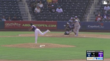 Andy Ibáñez homers (2) on a fly ball to left center field.
