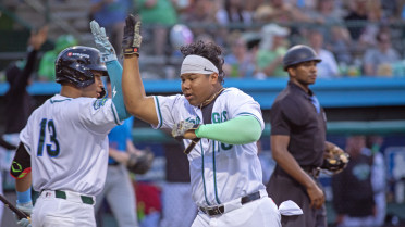 Duno Homers, Moon Drives in Three in 8-6 Defeat