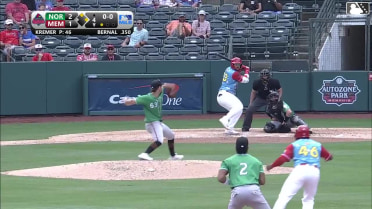 Leo Bernal doubles (1) on a fly ball to left fielder Willy Vasquez. Nelson Velázquez scores. Jimmy Crooks to 3rd.