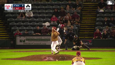 Alex Binelas singles on a ground ball to first baseman Callan Moss. Riley Tirotta scores. Pedro León to 3rd. Aroon Escobar to 2nd.