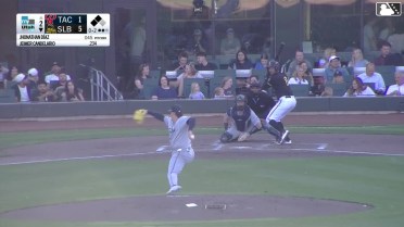 Jhonathan Díaz In play, run(s) to Jeimer Candelario