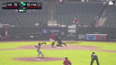 Clayton Gray doubles (7) on a sharp line drive to right fielder Jose Alpuria. Matt Klein scores. Kyle Fossum to 3rd.