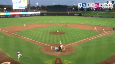 Ben McLaughlin homers (5) on a fly ball to right field. Druw Jones scores.