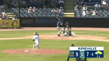 Gleider Figuereo doubles (8) on a fly ball to right fielder Chase Call. Malcolm Moore scores. Paxton Kling scores.