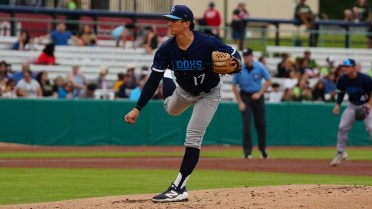 Gillis Guides Hooks to Father's Day Win
