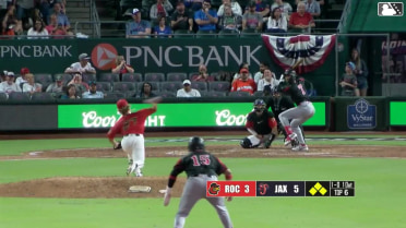 Trey Lipscomb singles on a line drive to left fielder Matthew Etzel. Dylan Crews scores. Abimelec Ortiz scores. Robert Hassell III to 2nd.