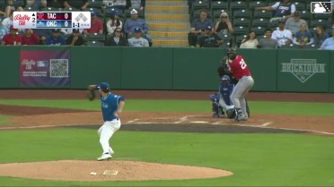 Brennen Davis homers (3) on a line drive to left field.