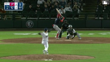 Kehden Hettiger homers (1) on a fly ball to center field. Aroon Escobar scores.