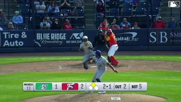 Aroon Escobar singles on a fly ball to right fielder Benny Montgomery. Carson DeMartini scores.