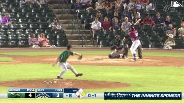 Gabriel Silva homers (3) on a fly ball to left field. Jhonayker Ugarte scores.
