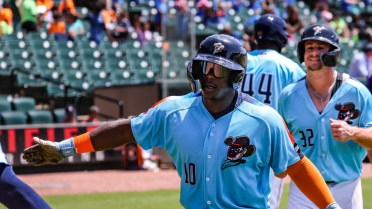 Homers From Top And Bottom of Order Propel Space Cowboys To 8-2 Victory