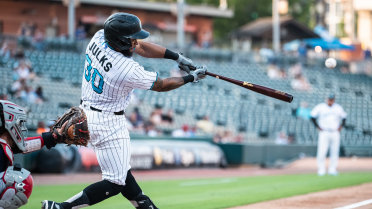 Baldwin and Julks Go Deep in 10-6 Defeat