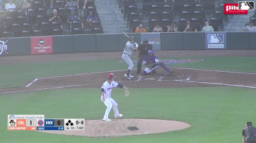 Drew Compton out on a sacrifice fly to center fielder Andy Garriola. Kyle Farmer scores. Luke Waddell to 3rd.