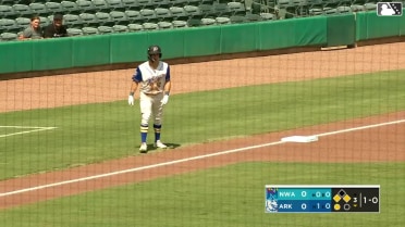 Hunter Fitz-Gerald out on a sacrifice fly to right fielder Spencer Nivens. Sammy Siani scores.