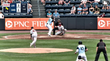 Ernesto Martinez Jr. homers (12) on a fly ball to right field. Seth Brown scores. Tyler Hardman scores.